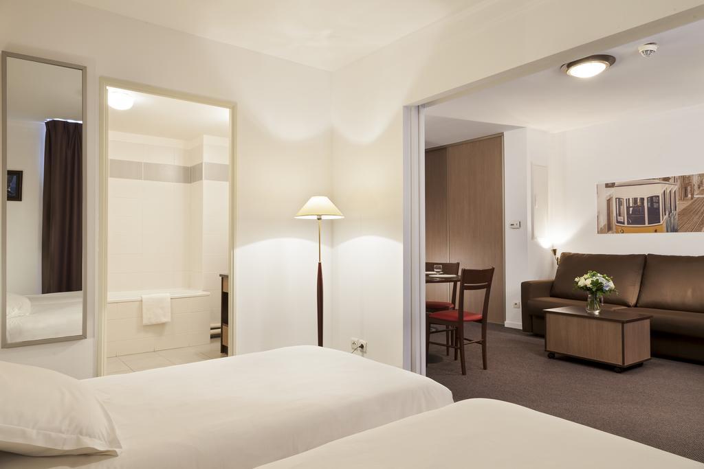 Comfort Suites Le-Port-Marly Paris Ouest Льо Порт-Марли Екстериор снимка