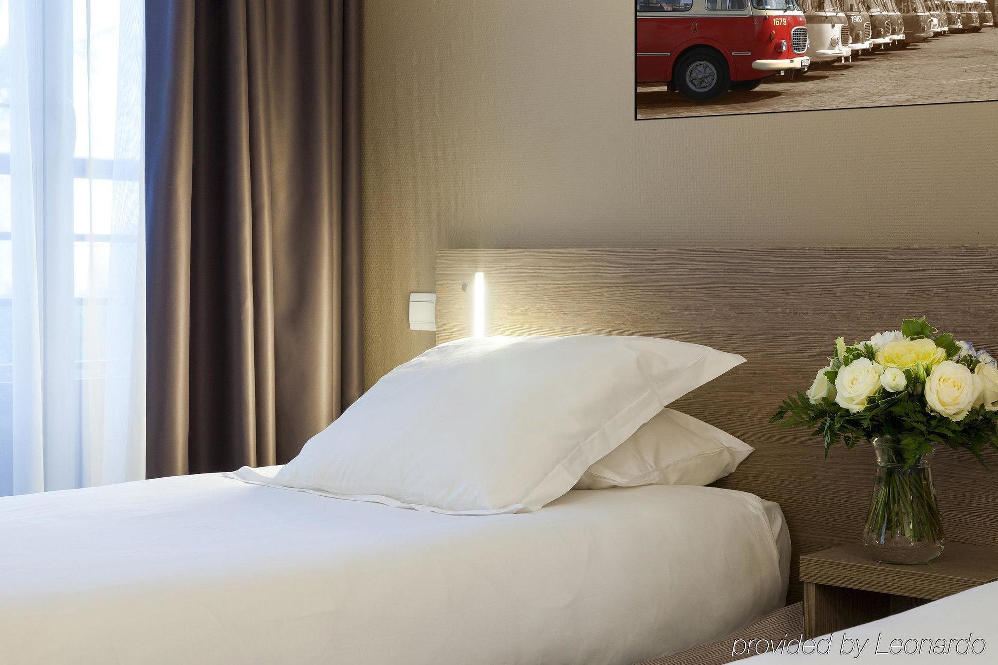 Comfort Suites Le-Port-Marly Paris Ouest Льо Порт-Марли Екстериор снимка