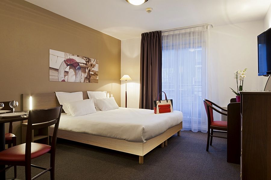 Comfort Suites Le-Port-Marly Paris Ouest Льо Порт-Марли Екстериор снимка