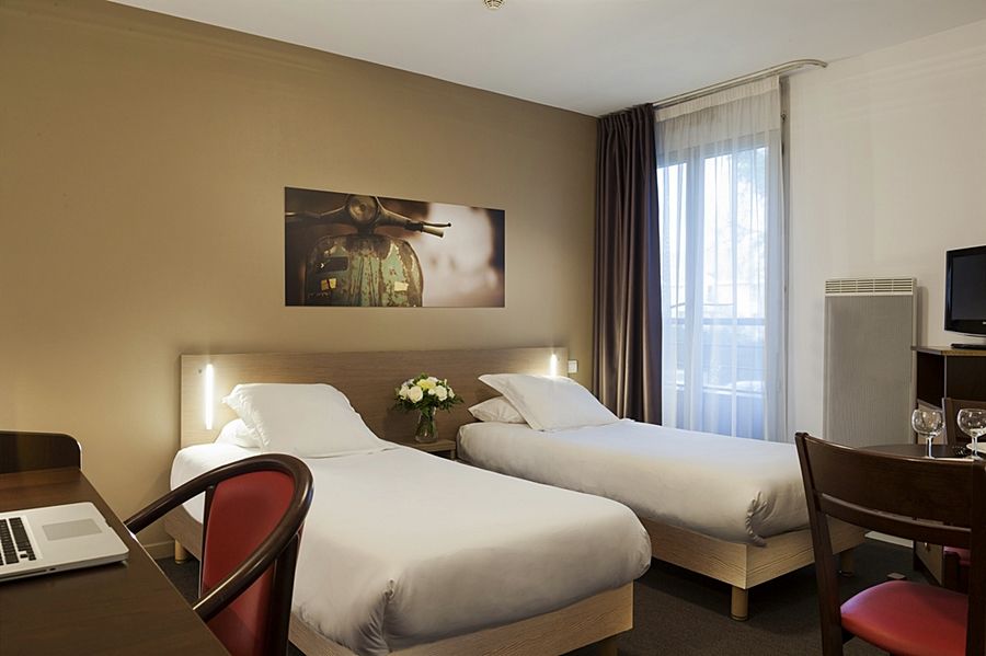 Comfort Suites Le-Port-Marly Paris Ouest Льо Порт-Марли Екстериор снимка