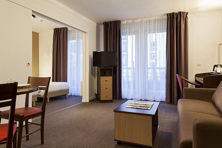 Comfort Suites Le-Port-Marly Paris Ouest Льо Порт-Марли Екстериор снимка