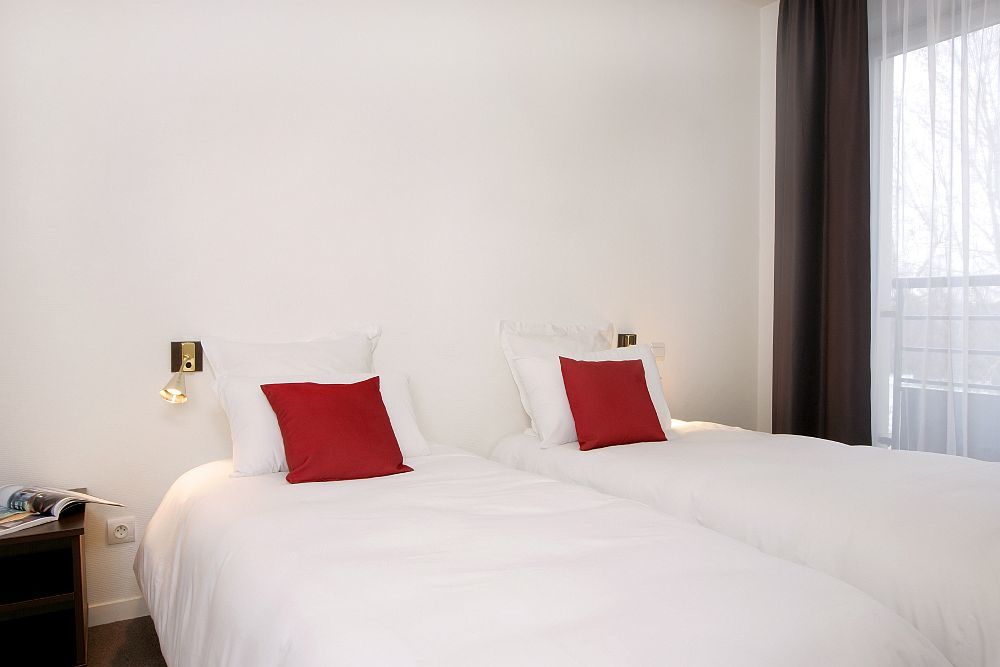 Comfort Suites Le-Port-Marly Paris Ouest Льо Порт-Марли Екстериор снимка