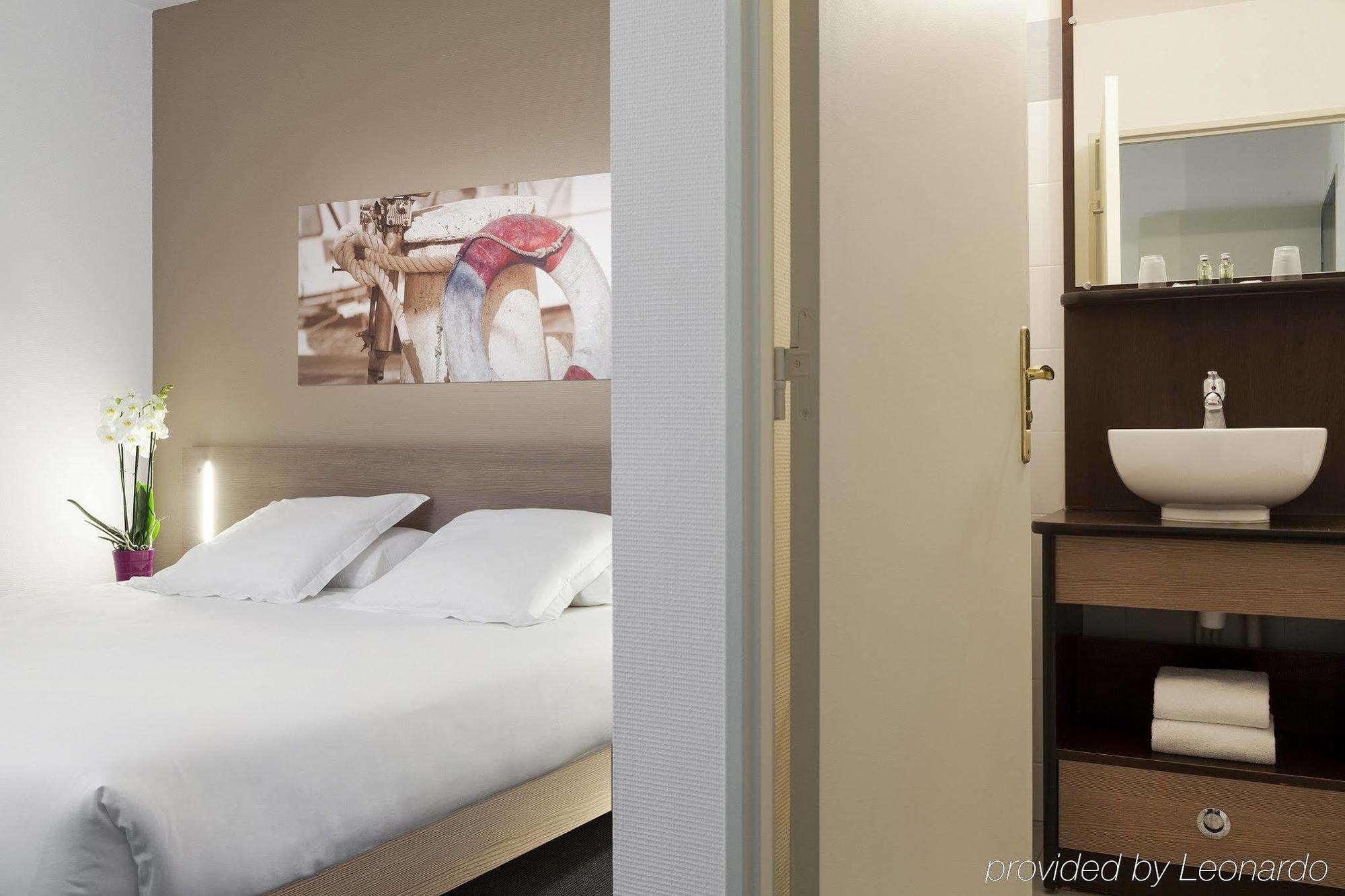 Comfort Suites Le-Port-Marly Paris Ouest Льо Порт-Марли Екстериор снимка