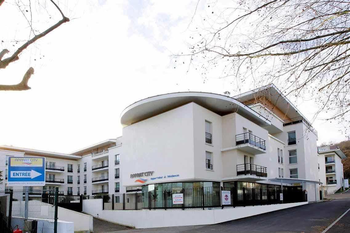 Comfort Suites Le-Port-Marly Paris Ouest Льо Порт-Марли Екстериор снимка