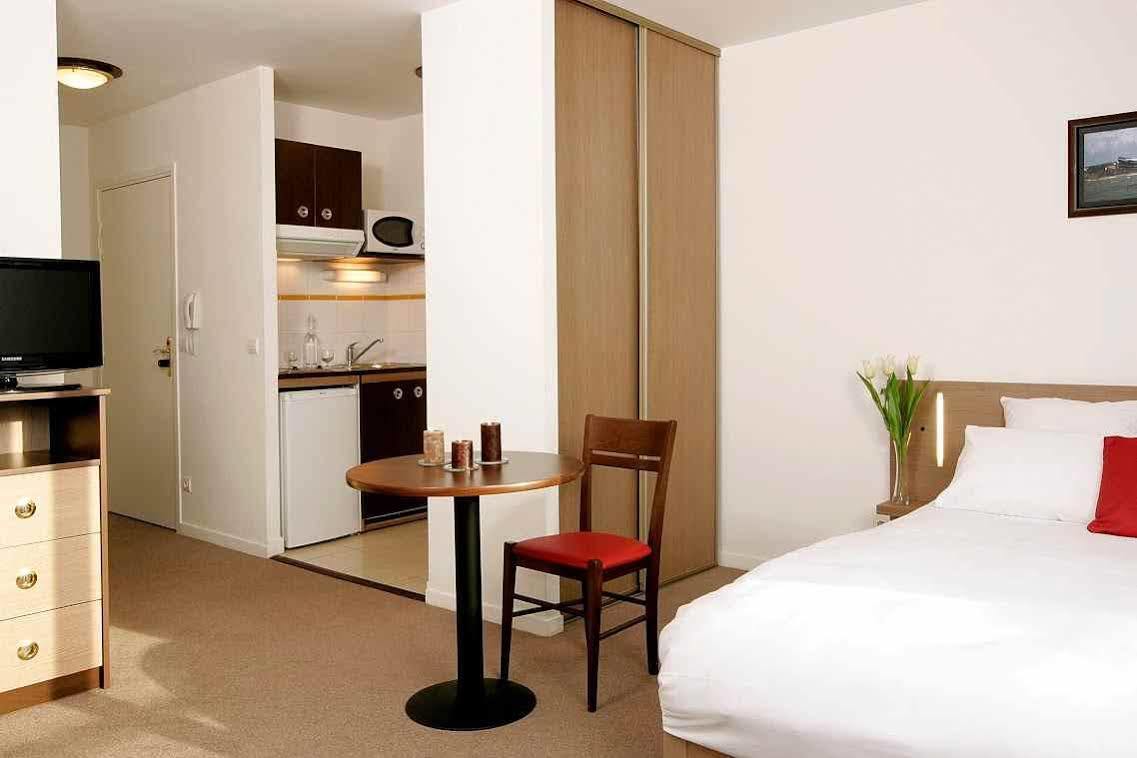 Comfort Suites Le-Port-Marly Paris Ouest Льо Порт-Марли Екстериор снимка