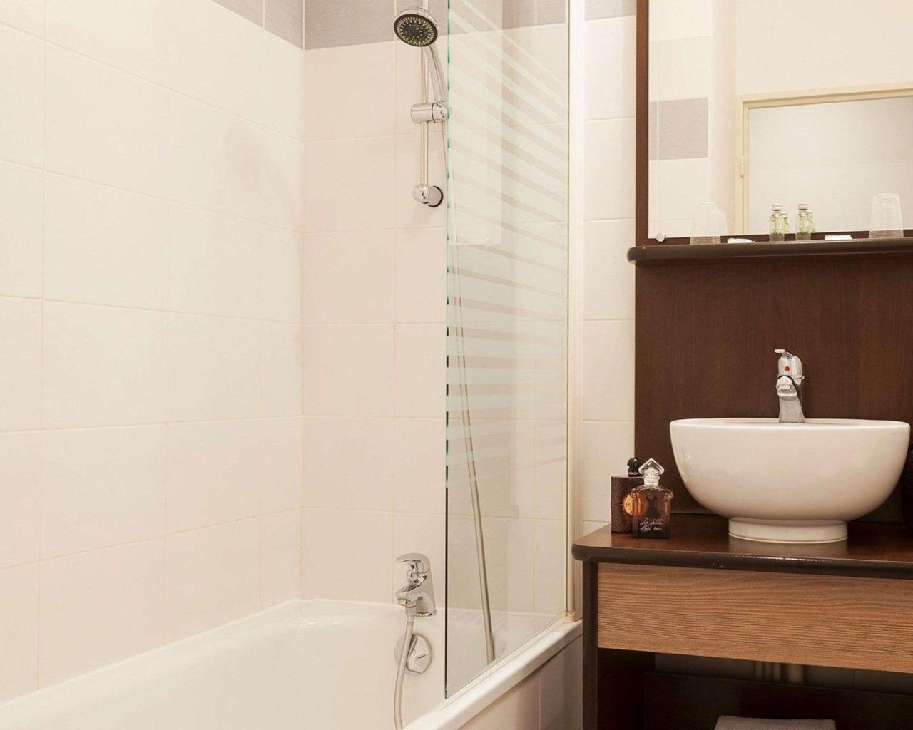 Comfort Suites Le-Port-Marly Paris Ouest Льо Порт-Марли Екстериор снимка