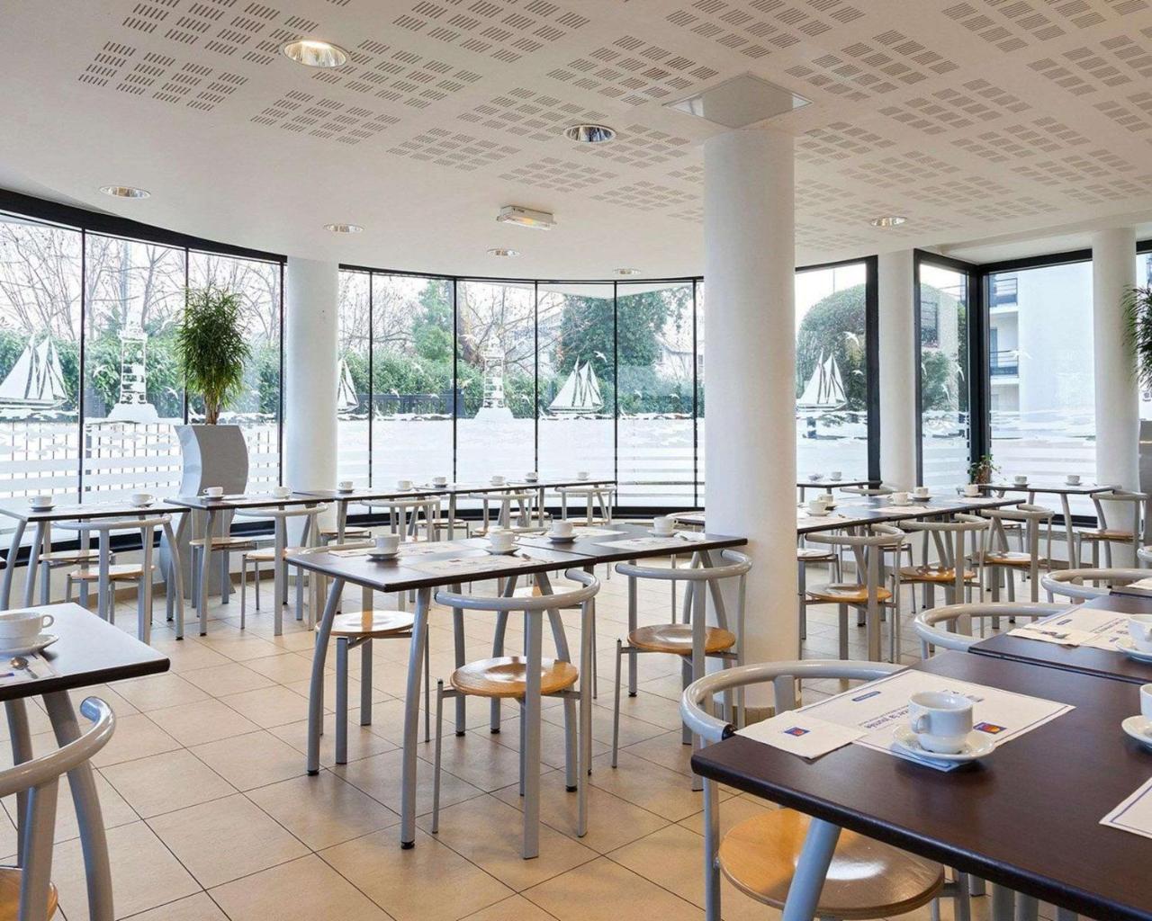 Comfort Suites Le-Port-Marly Paris Ouest Льо Порт-Марли Екстериор снимка