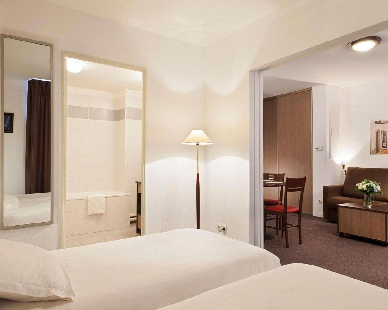 Comfort Suites Le-Port-Marly Paris Ouest Льо Порт-Марли Екстериор снимка