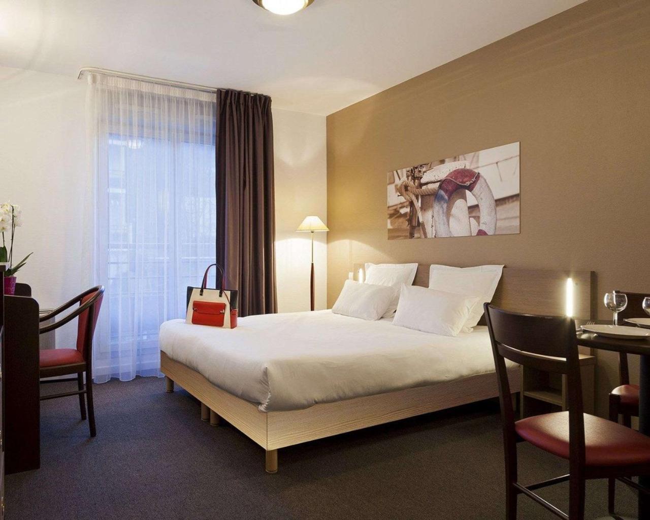 Comfort Suites Le-Port-Marly Paris Ouest Льо Порт-Марли Екстериор снимка