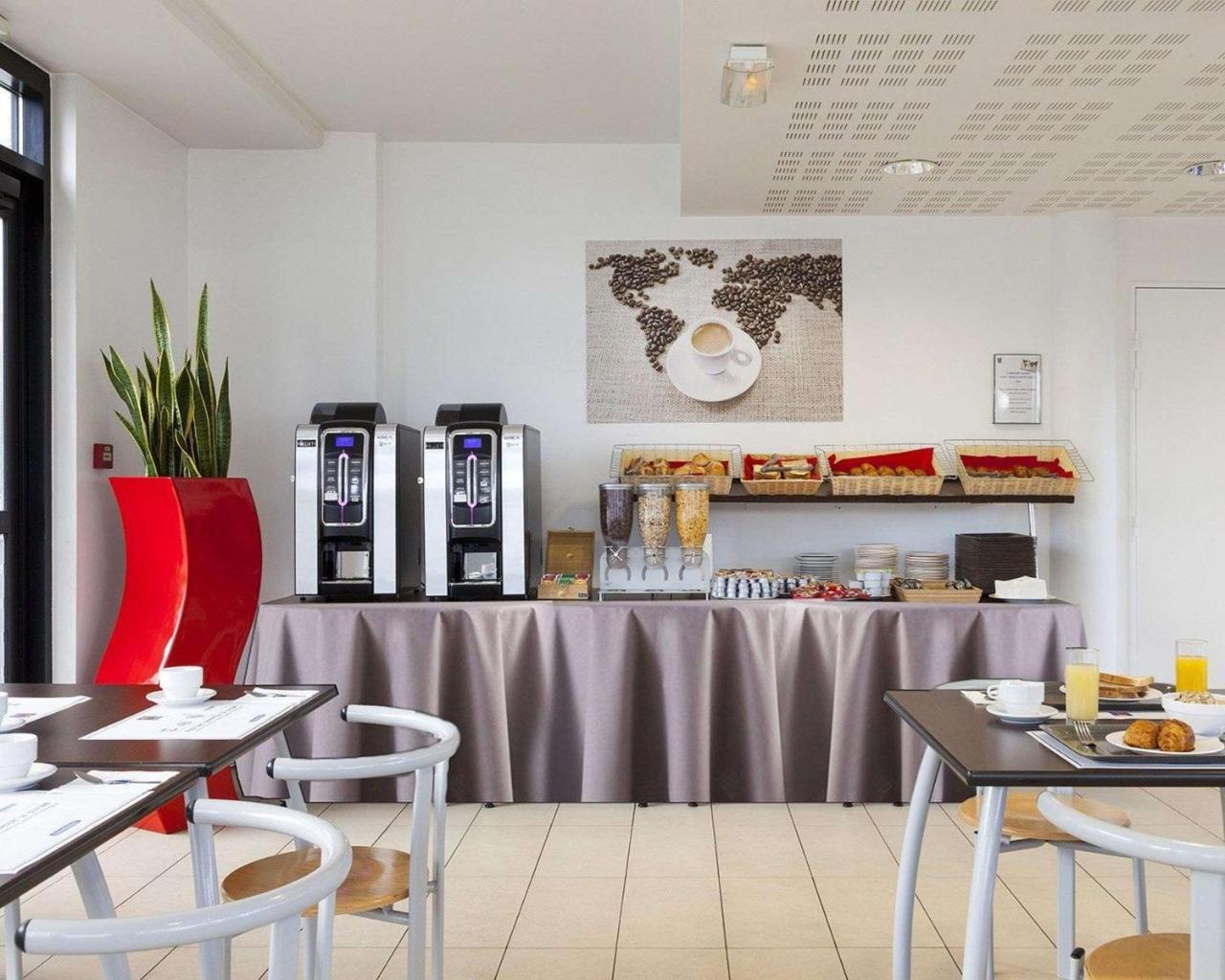 Comfort Suites Le-Port-Marly Paris Ouest Льо Порт-Марли Екстериор снимка