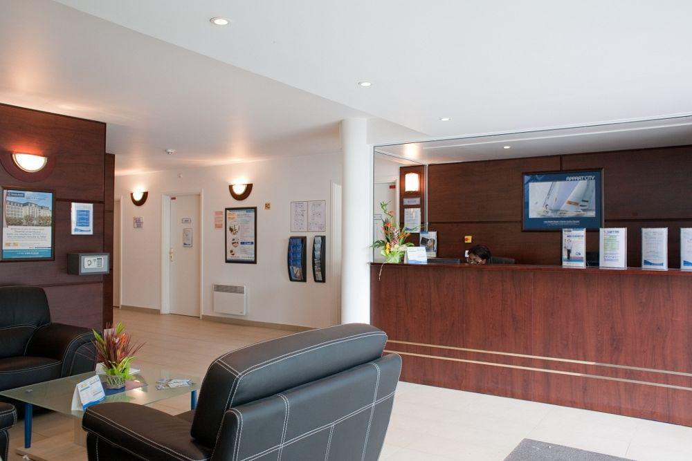 Comfort Suites Le-Port-Marly Paris Ouest Льо Порт-Марли Екстериор снимка