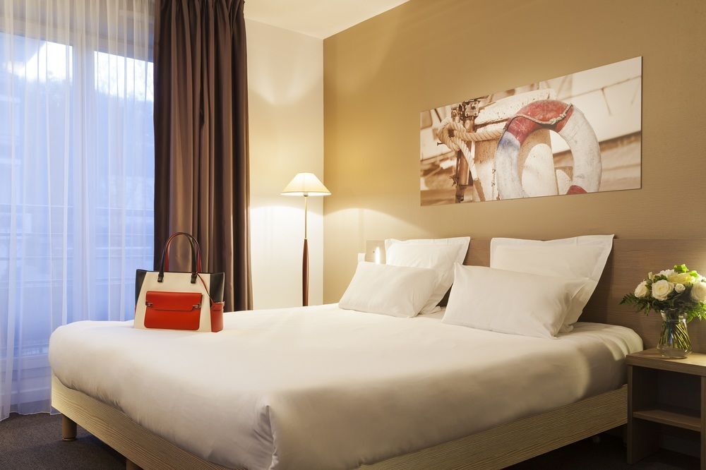 Comfort Suites Le-Port-Marly Paris Ouest Льо Порт-Марли Екстериор снимка