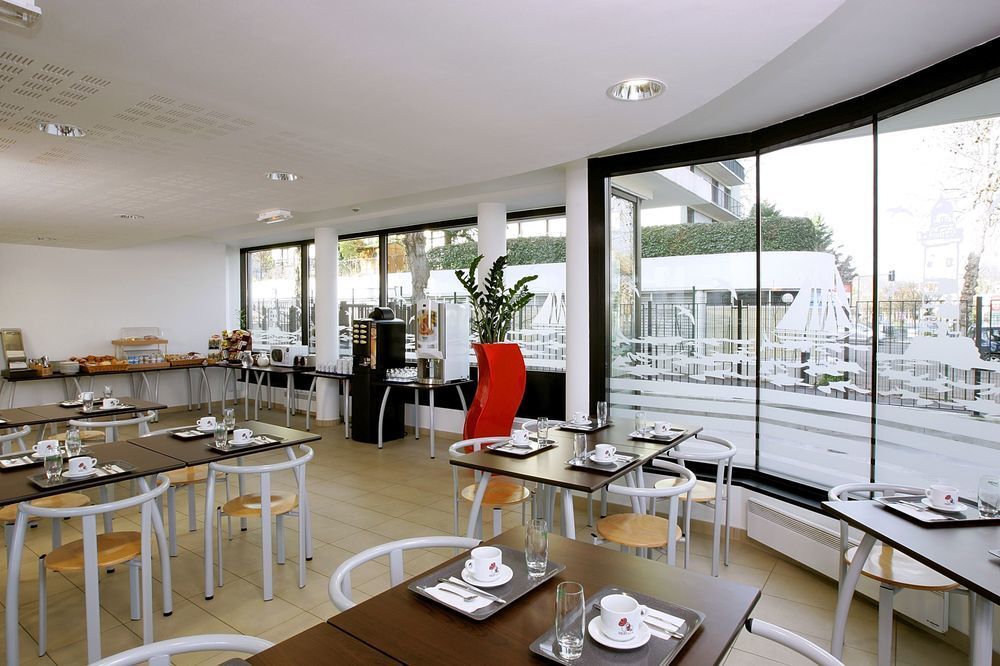 Comfort Suites Le-Port-Marly Paris Ouest Льо Порт-Марли Екстериор снимка
